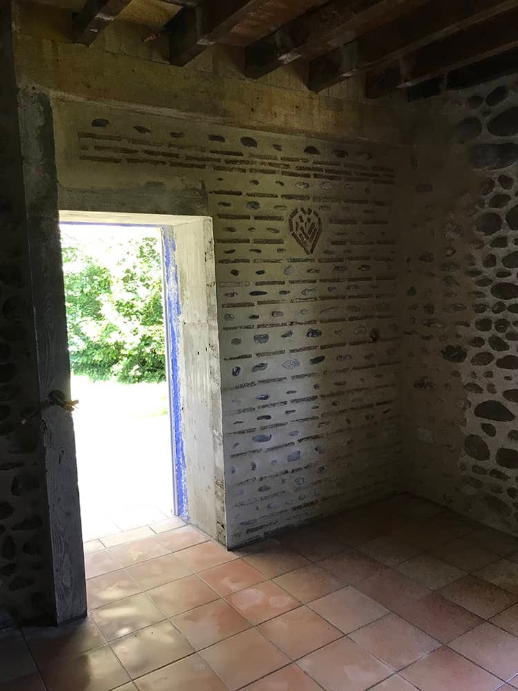 Démolition d'une ancienne cheminée à Thèze (64)