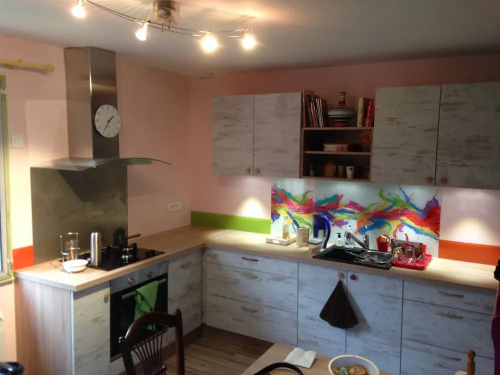 Rénovation d'une cuisine colorée à Pau - après